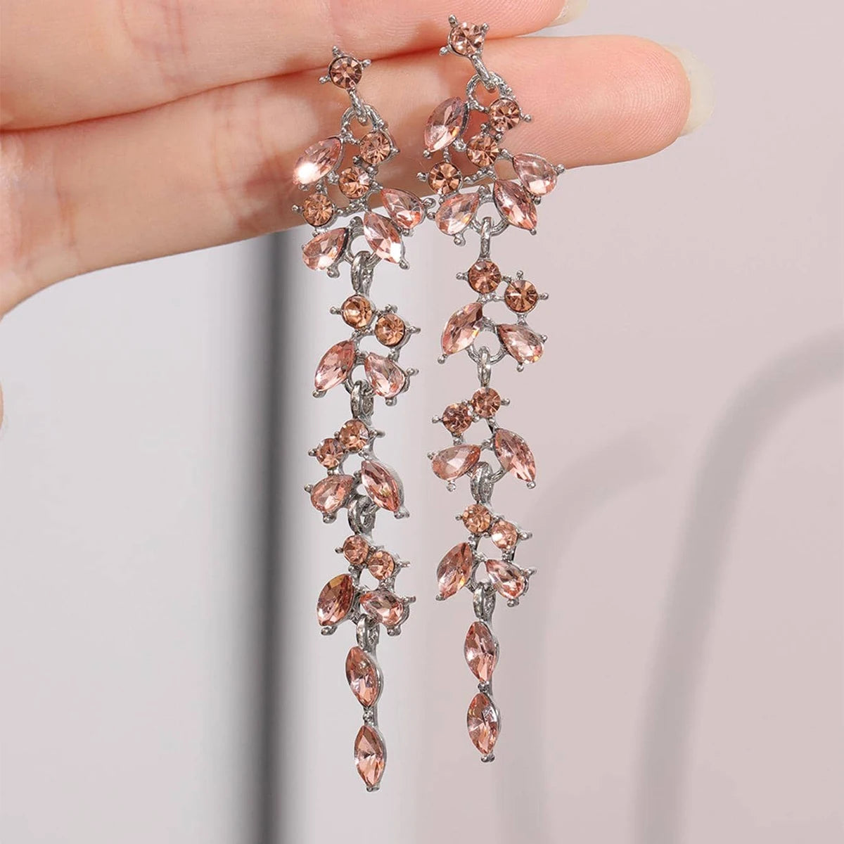 2pcs fashionable and high-end long tassel full diamond leaf earrings